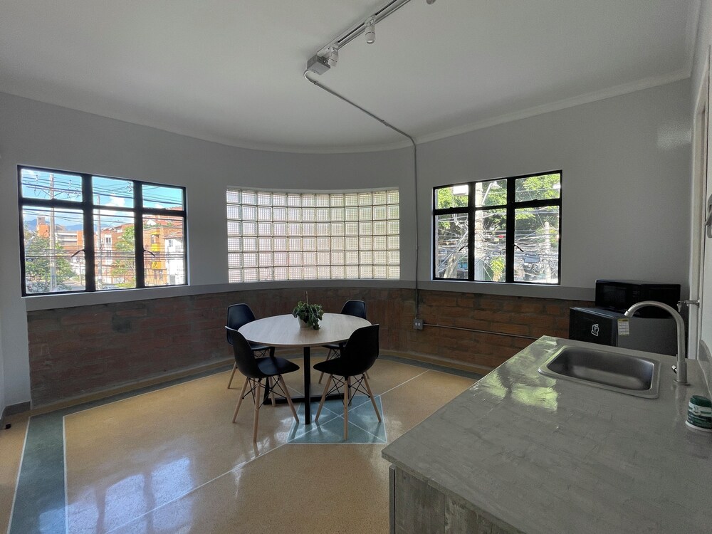 Alojamiento pet-friendly en Medellín, sector Laureles