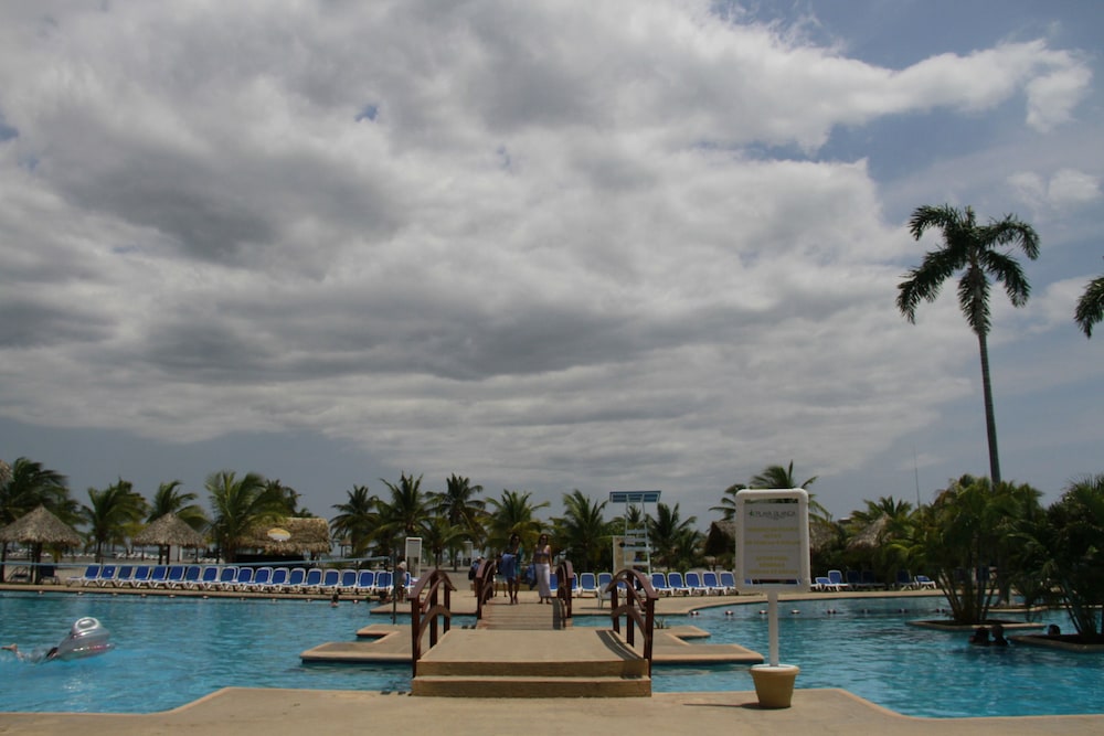 Playa Blanca Beach Resort - All Inclusive view 3
