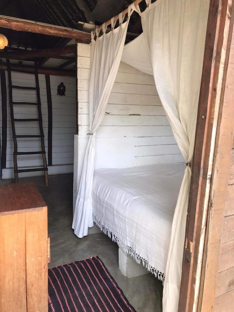 Beachfront Oasis in Mahambo, Madagascar - Chalet Retreat