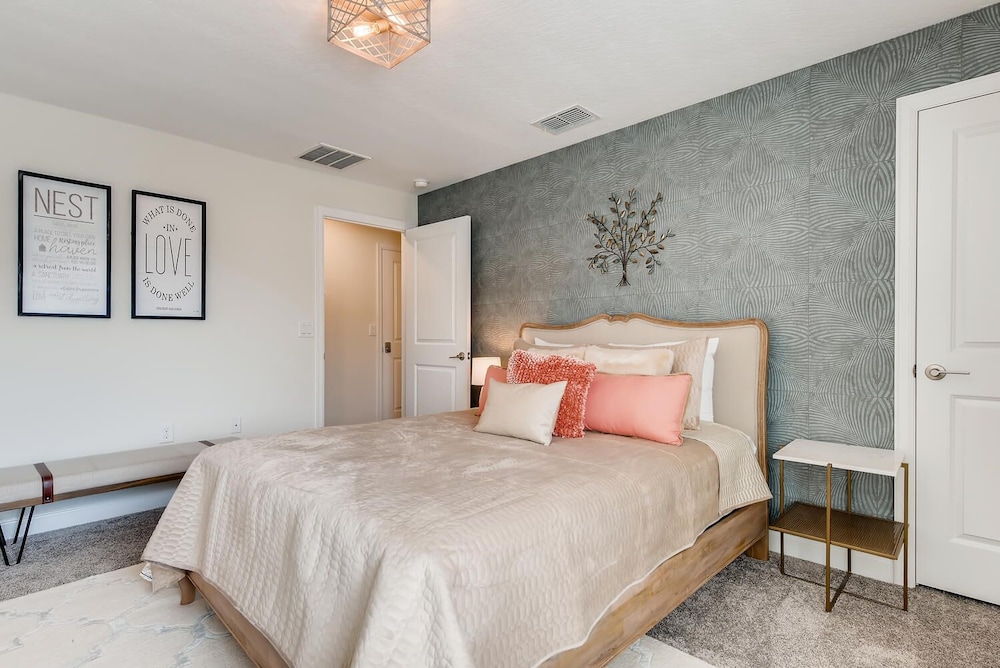 4810 LL - 5BD Private Pool Townhome - Storey Lake