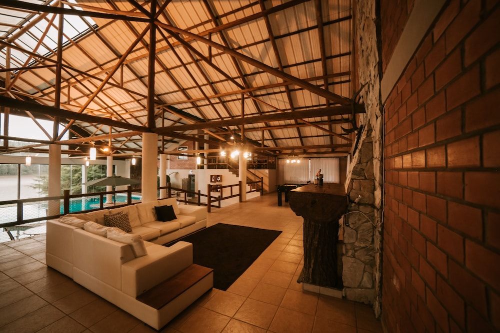 Virá Charme Resort