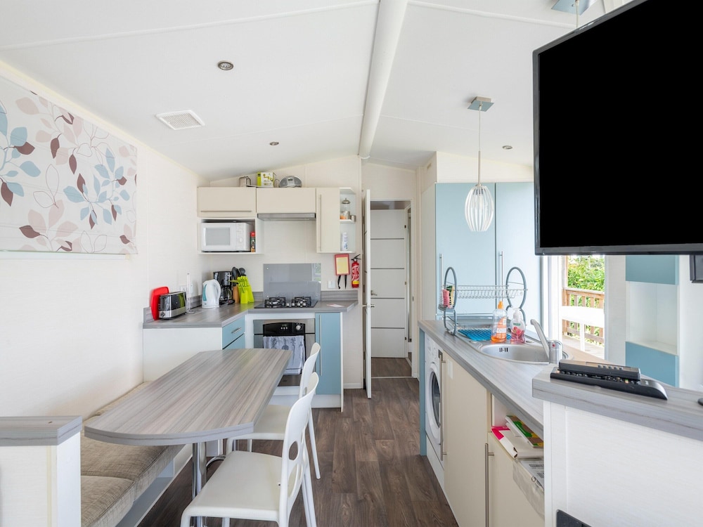 Mobile Home in Veuzain-sur-loire With Garden