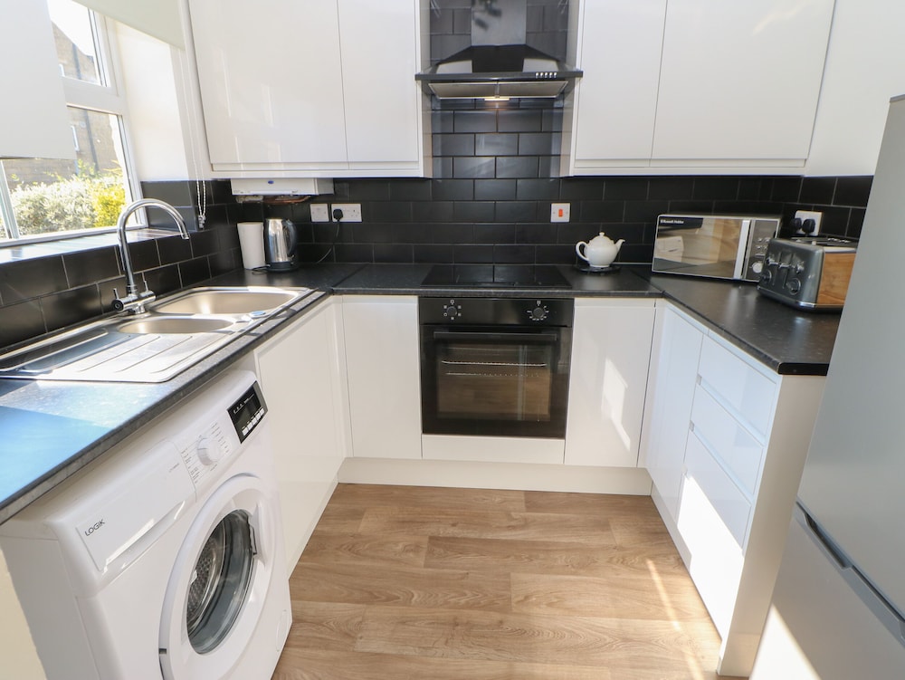 66 Dale Grove