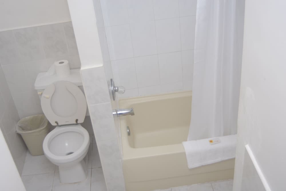 Grand Bahama Island - Freeport Vacations - Ocean Pearl Bonefishing Resort - Property Image 3