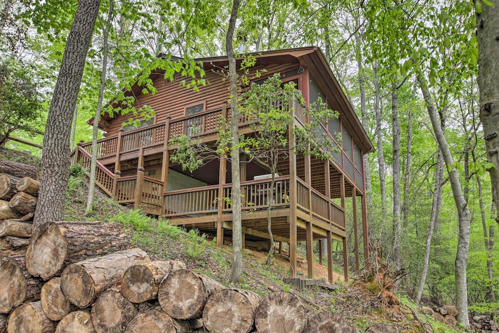 Peaceful Blue Ridge Cabin w/ Decks & Fire Pit view 3