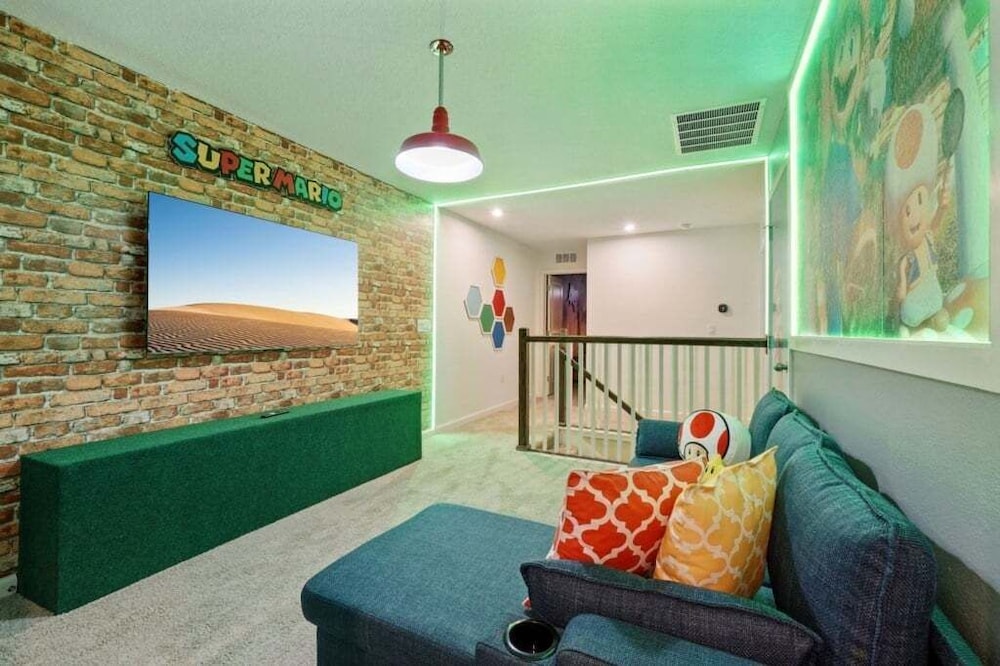 Beautiful Chic Radiance Home With Pool 5 Bedroom Townhouse