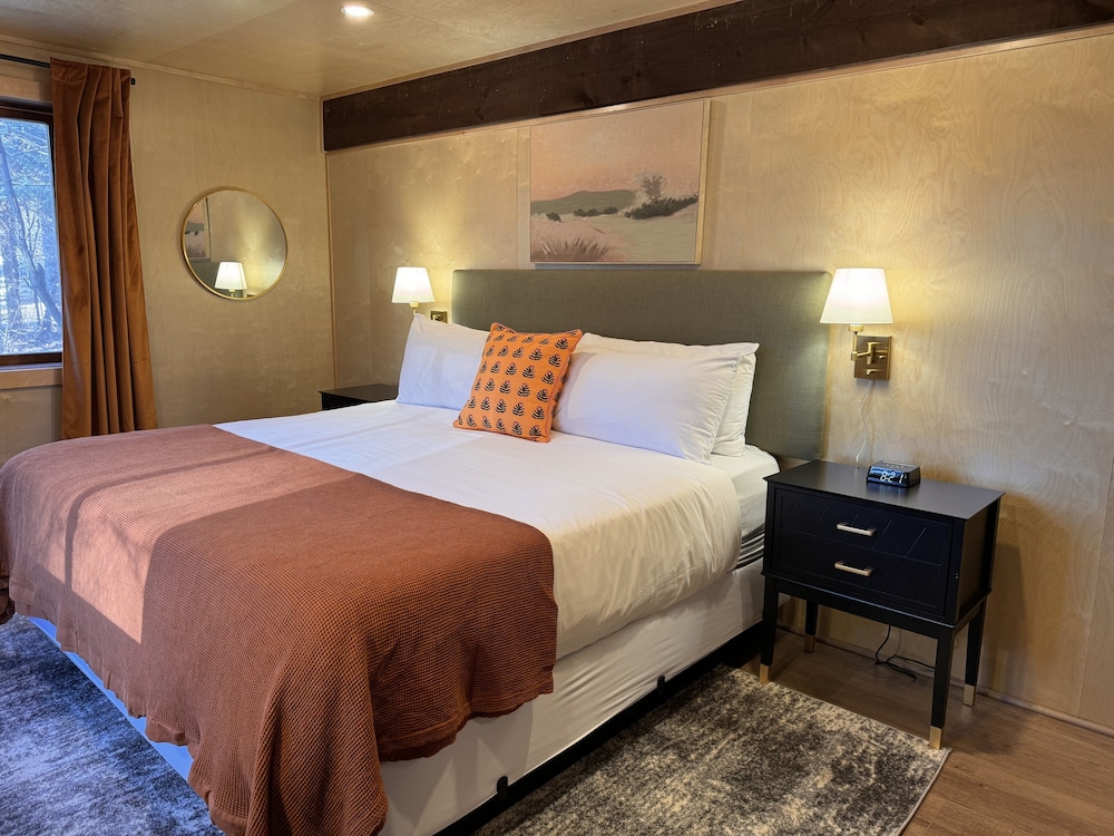 Cascade Lodge