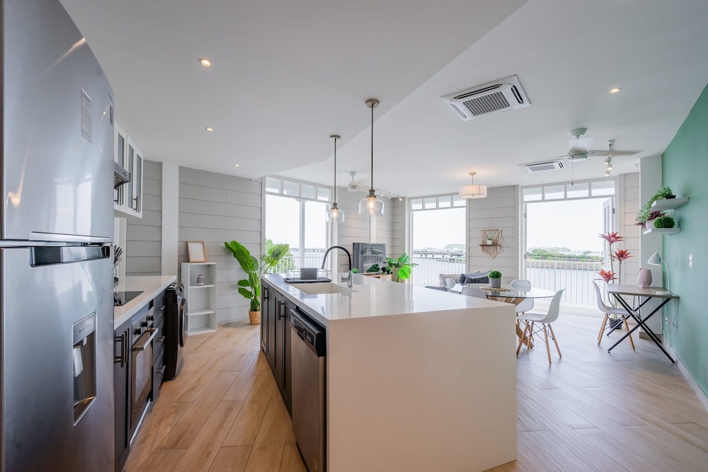 w Fantastic 1BR w Modern Balcony in Panama