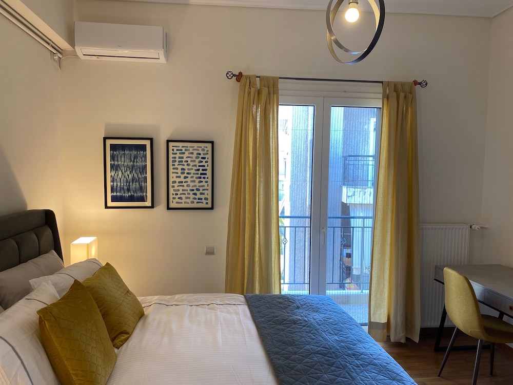 Spacious Glyfada Golf 4BR -near Beach Shops