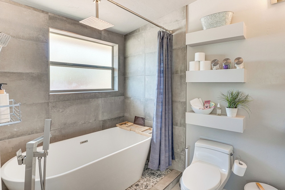 Dog-Friendly Getaway w/ Patio in Tucson!
