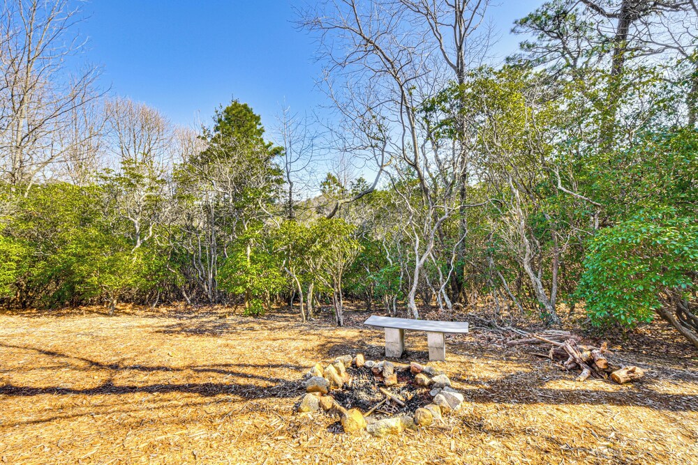 3 Mi to Dtwn Clayton: Cabin w/ Trail Access!