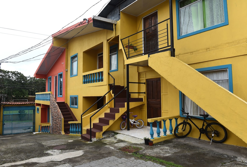 Hotel Wise Living CR - Image 1