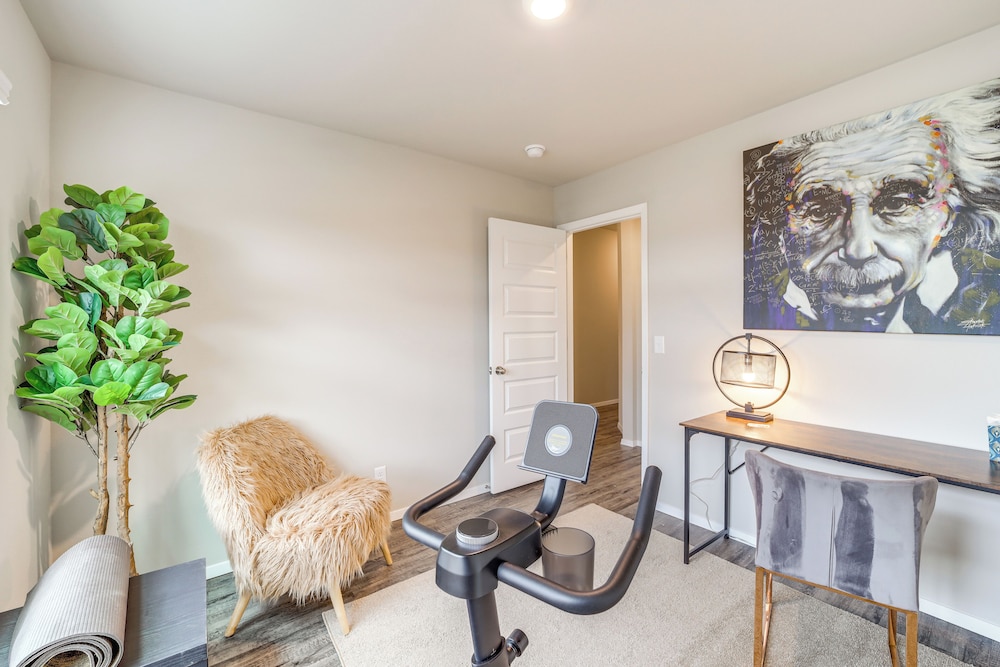14 Mi to Tulsa: Home w/ Patio in Broken Arrow