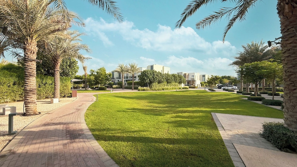 Arabian Ranches 3 Luxury 4 Bedroom Villa
