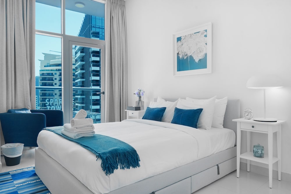 Maison Privee - Beautiful Chic Apt w/Full Marina View Nxt 2 Beach