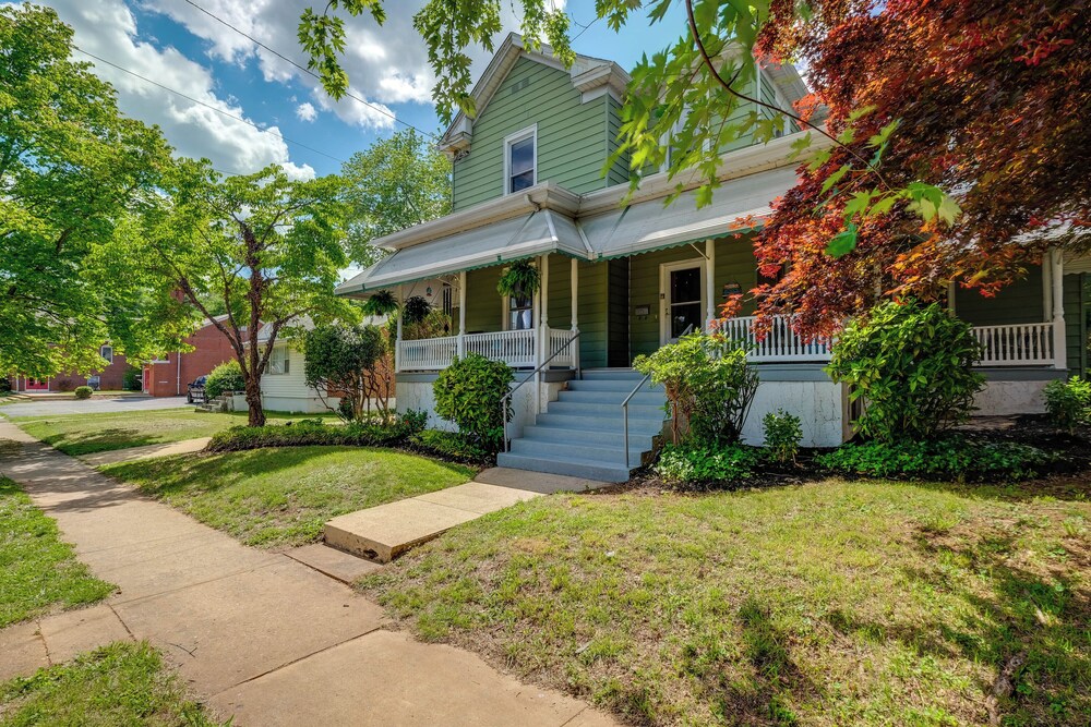 2 Mi to Dtwn: Historic Lynchburg Apartment! view 2