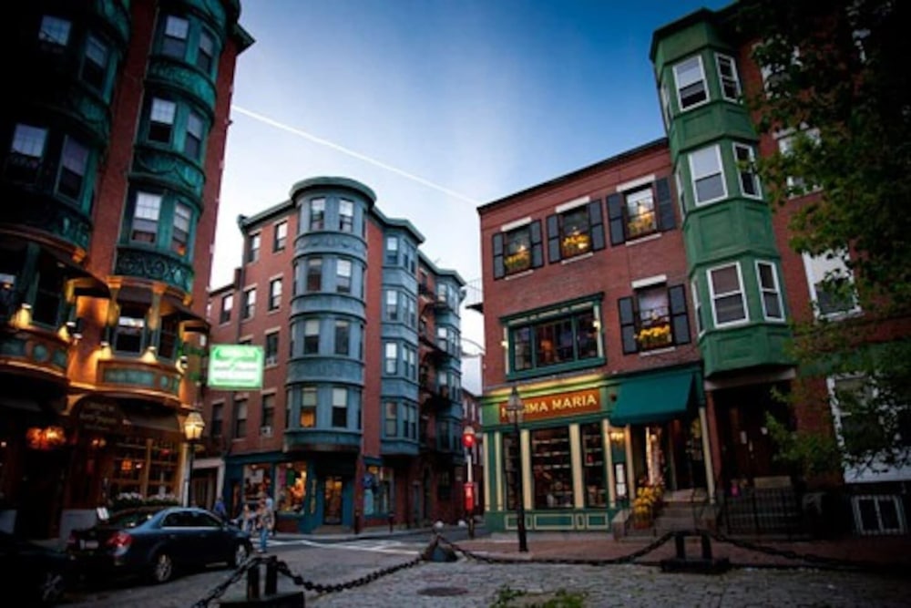 Luxury Collection-4 Bedroom 3 Full-bathroom-boston view 3