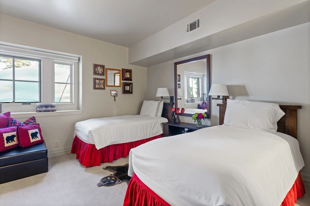 Stag Lodge at Deer Valley Resort - Three Bedroom Residence with Loft and Spa #14 3 Condo