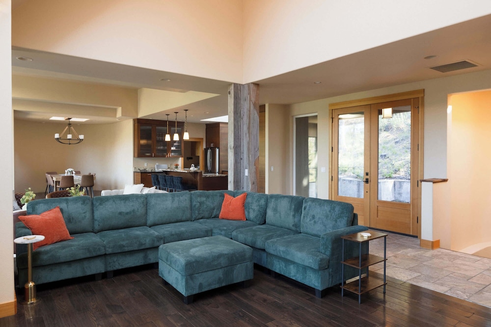 Amazing Riverfront on the Water- Big Sky Bend