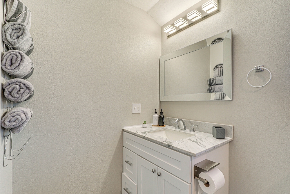 Updated Home 2 Mi to Downtown Texarkana!, photo 14