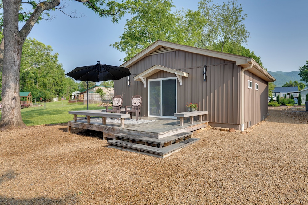 Riverfront Elizabethton Detached Studio w/ Grill view 3