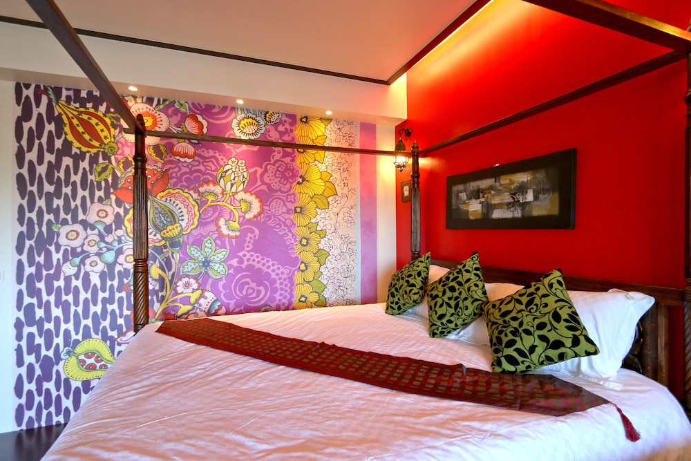 Mystery 13 B&B