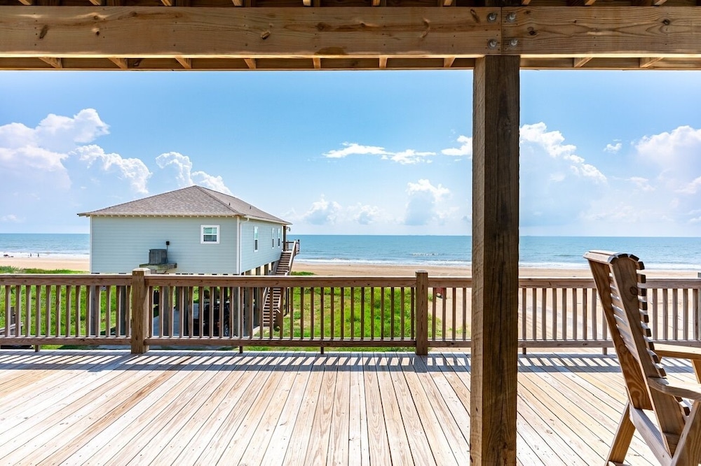 Oceanfront Manor 4 Bedroom Home