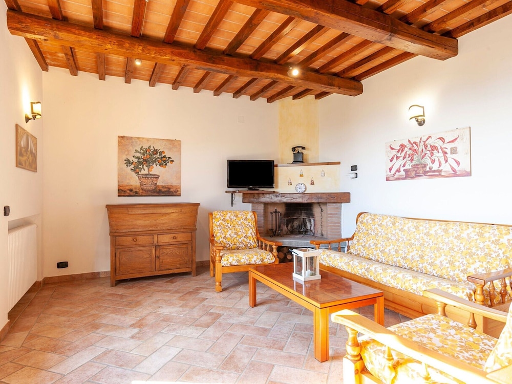 Villa in Lisciano Niccone With Pool & Nature photo 4