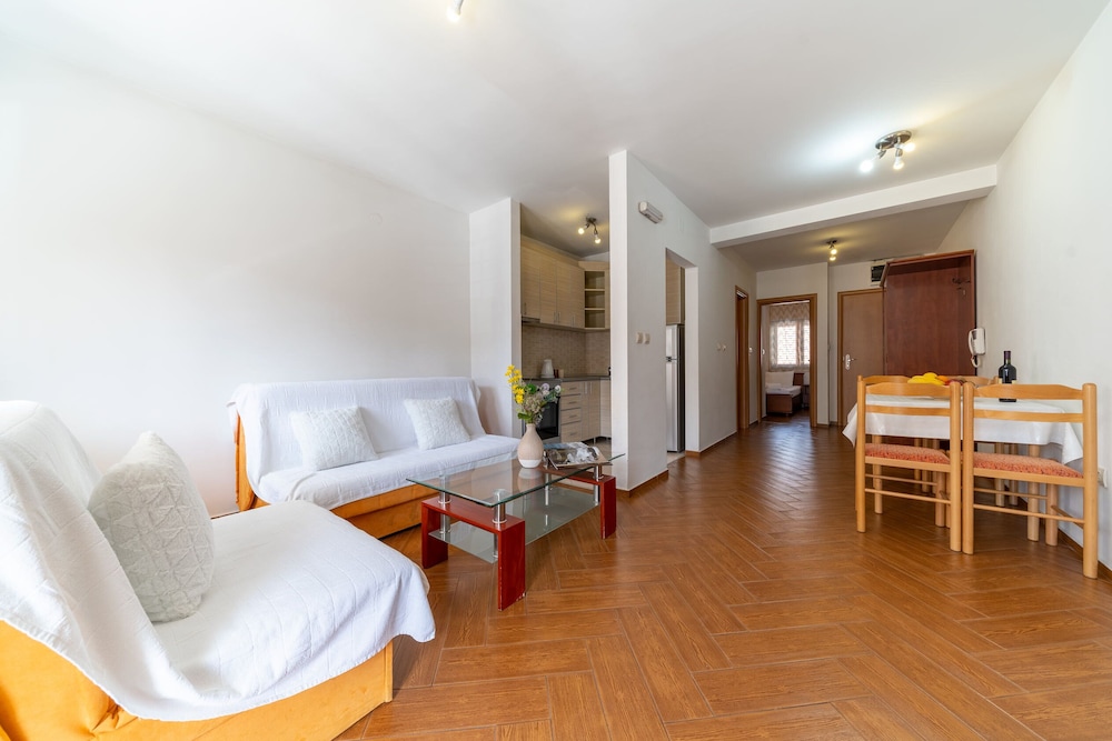 SMS Apartments