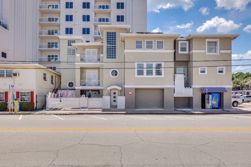Clearwater Beach Hideaway: Walkable Location! view 3