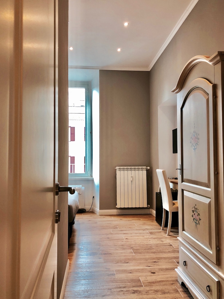 Audrey's Roman Holidays Suites&Rooms