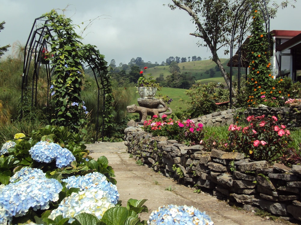 Guayabo Lodge