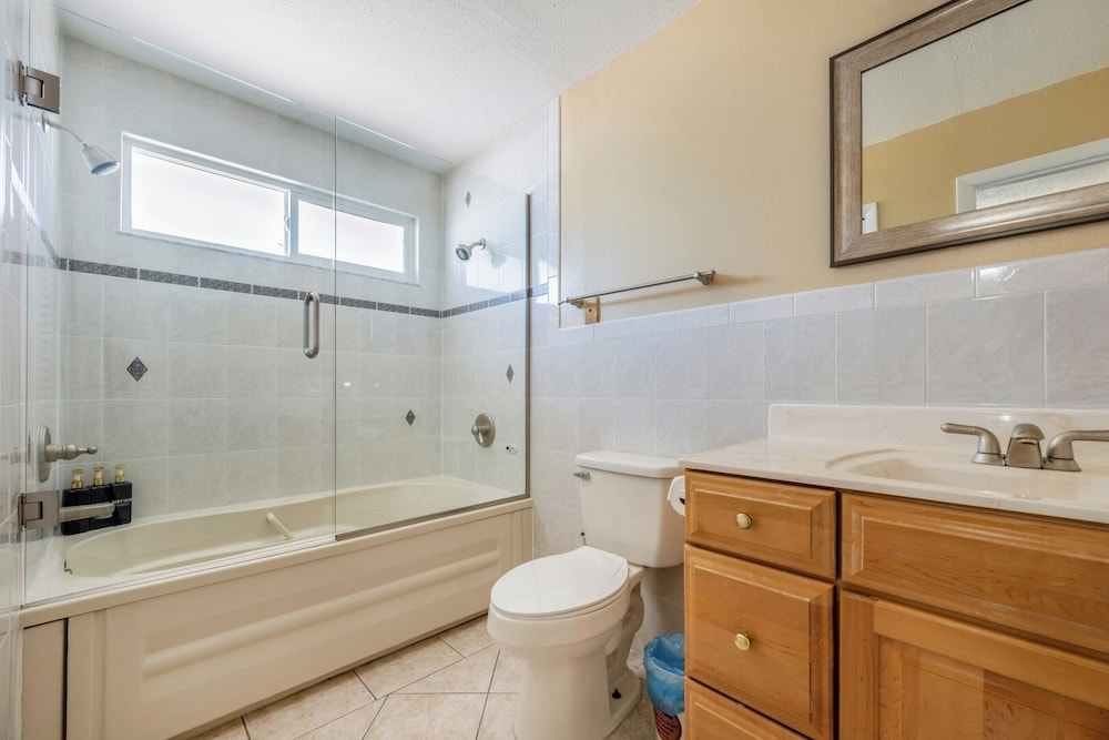 Renovated 3BR Dog Friendly Pond View W/D