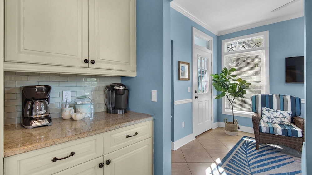 Spacious 3br, Dreamy Backyard, 2 Pools, 6-min Stroll to Beach view 3