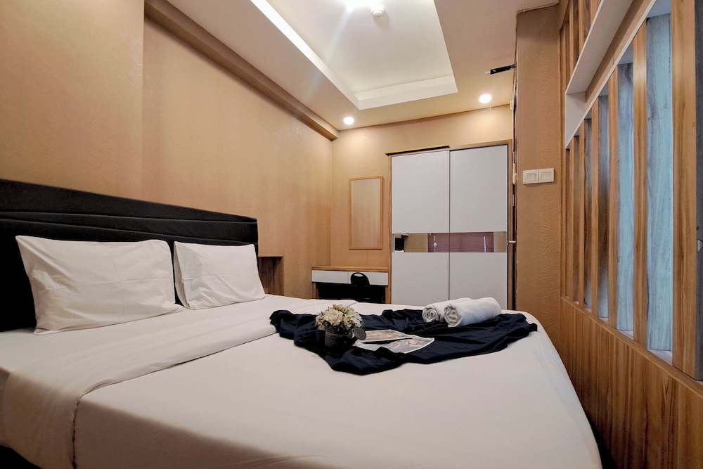 Wooden Accent 2Br At Mekarwangi Square Cibaduyut Apartment