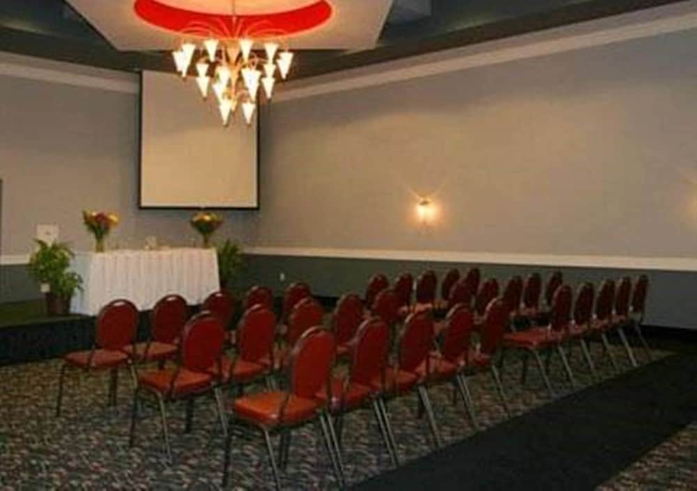 Statesboro Vacations - Quality Inn  Suites Conference Center Statesboro Historic District - Property Image 39