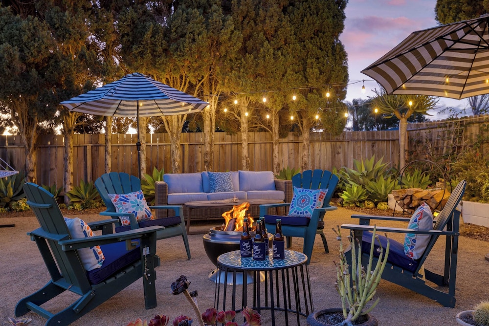 Hummingbird Haven by Avantstay Dog-friendly, Near the Beach, Huge Yard+hot Tub