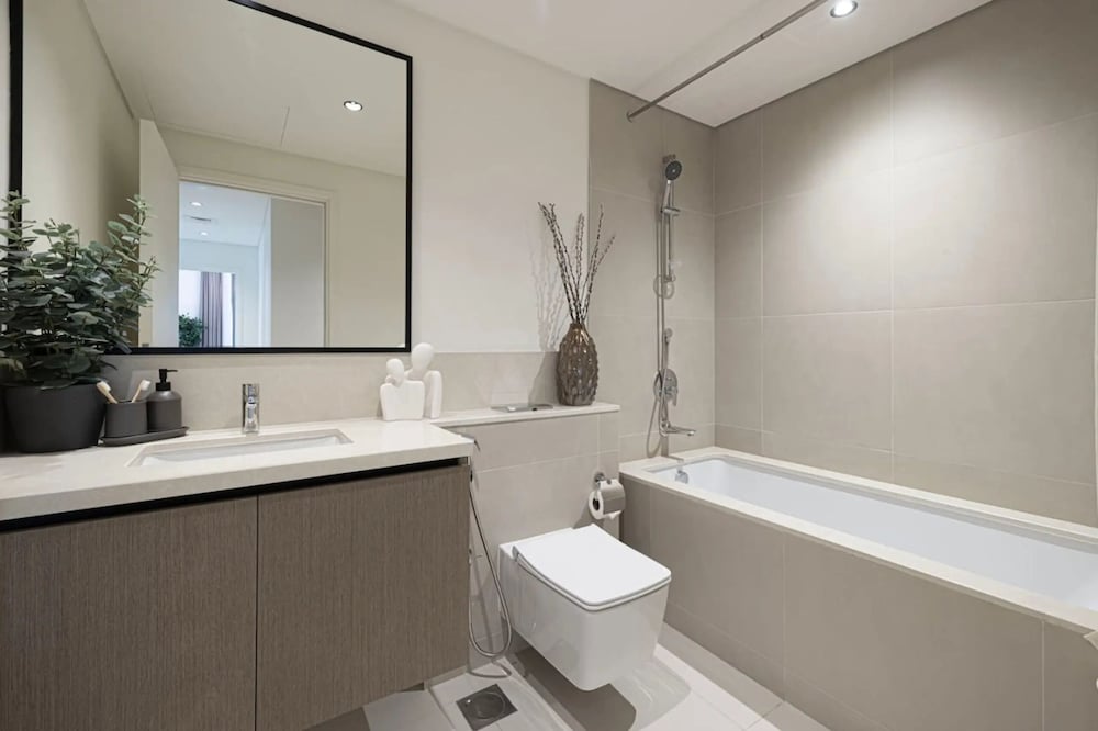 Burj Crown Lux Apartment by Dubai Mall