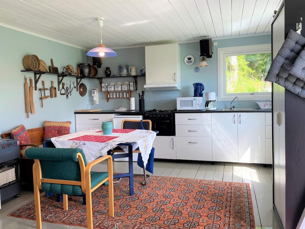 2 Person Holiday Home in Fargelanda-by Traum