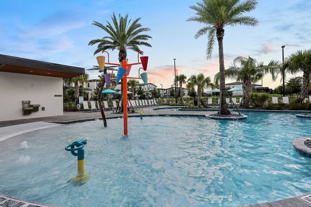 Paradiso Grande 5BR Home w Pool, Mario Game Room