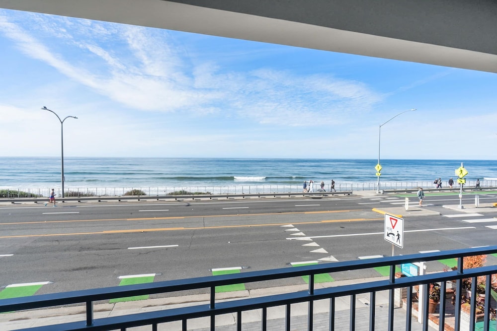 Beachfront Home In Carlsbad - Remodeled