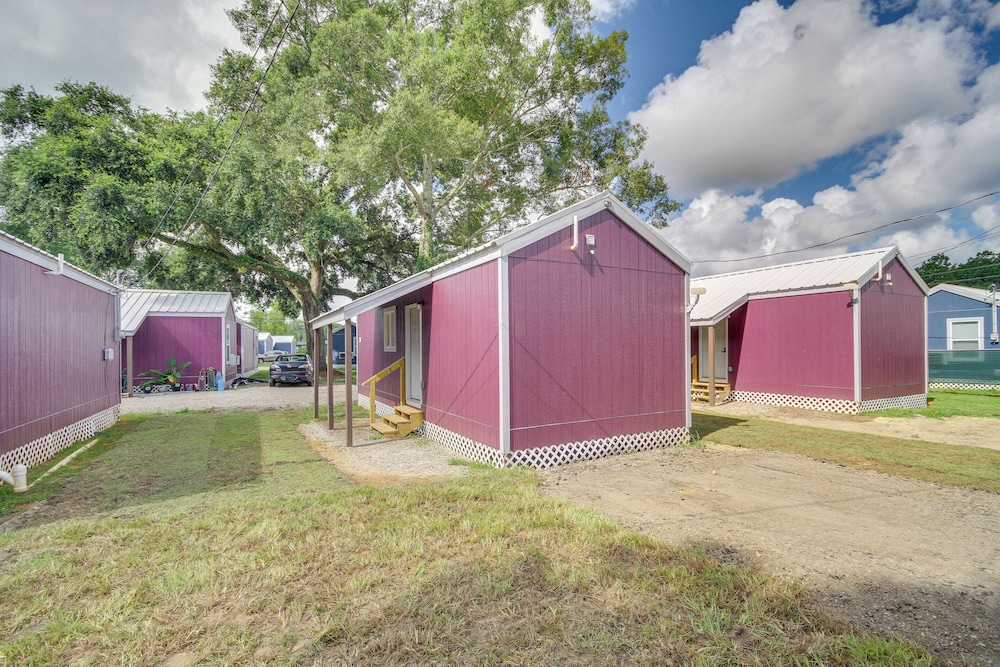 Pet-friendly Picayune Tiny Home Near Space Center! view 5