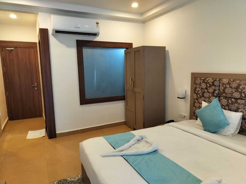 Surf House Beach Resort