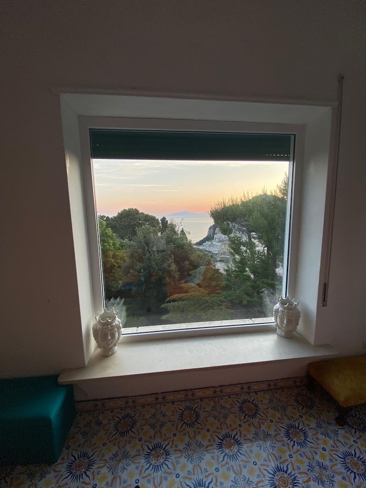 Heartbreaking sea View House in Capri - Italy