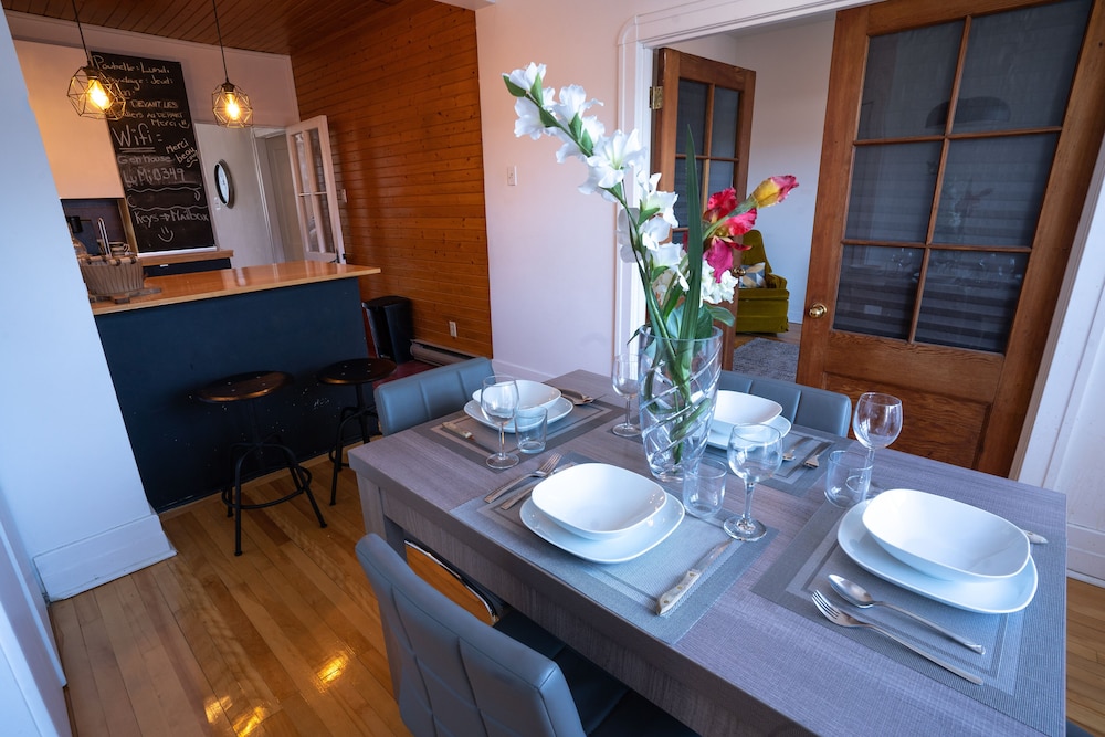 Stunning 2 Bedroom Apt! 3mins Walk From CDN Metro - Image 1