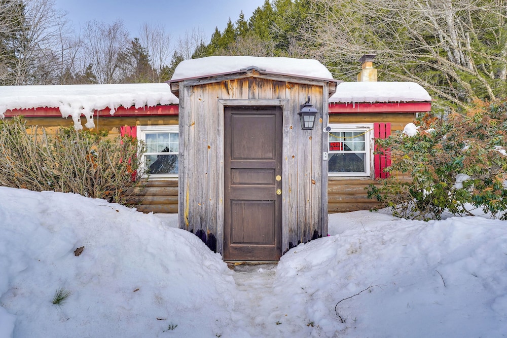 Hike, Ski & Unwind: Cabin w/ Deck in Chester!