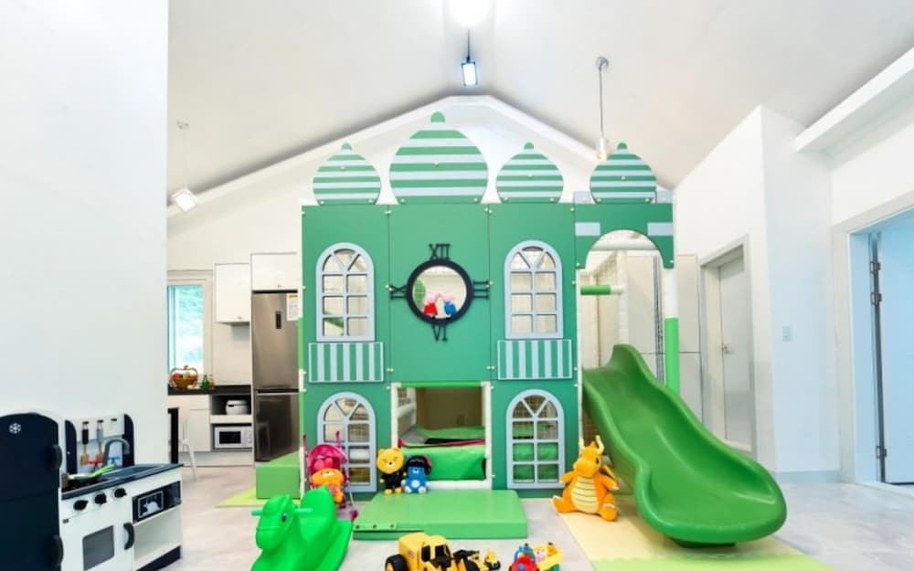 Gapyeong Shinbi Kids Pool Villa