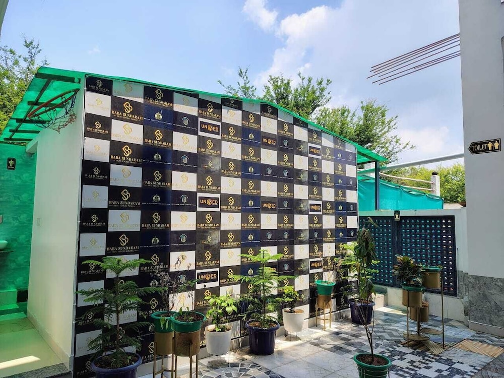 Baba Sundaram Hotel & Restaurant