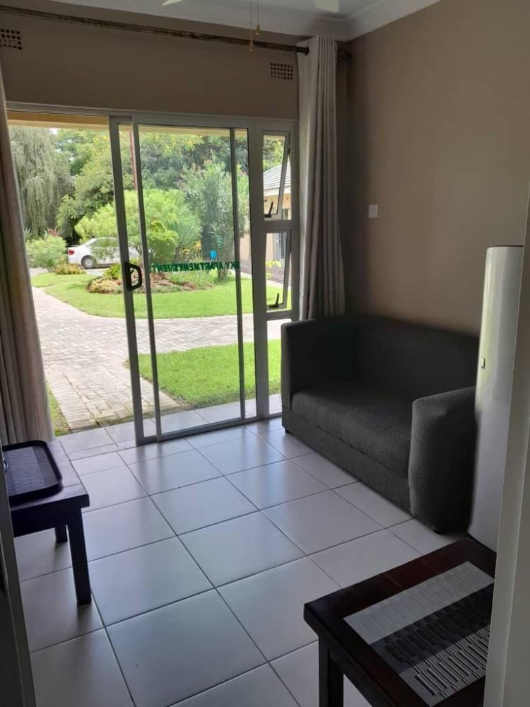 Executive Apartment With 2 Beds Air-con and Kitchenette - 2073 view 4