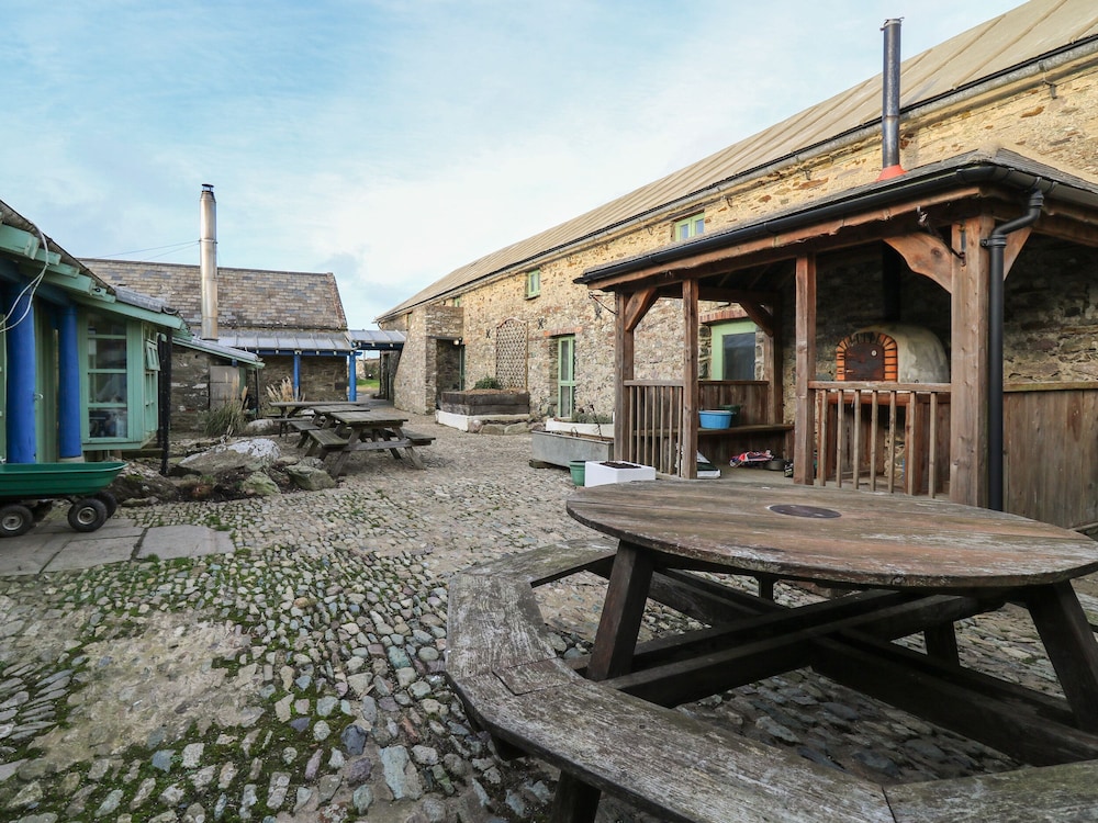 Lower Treginnis Farm